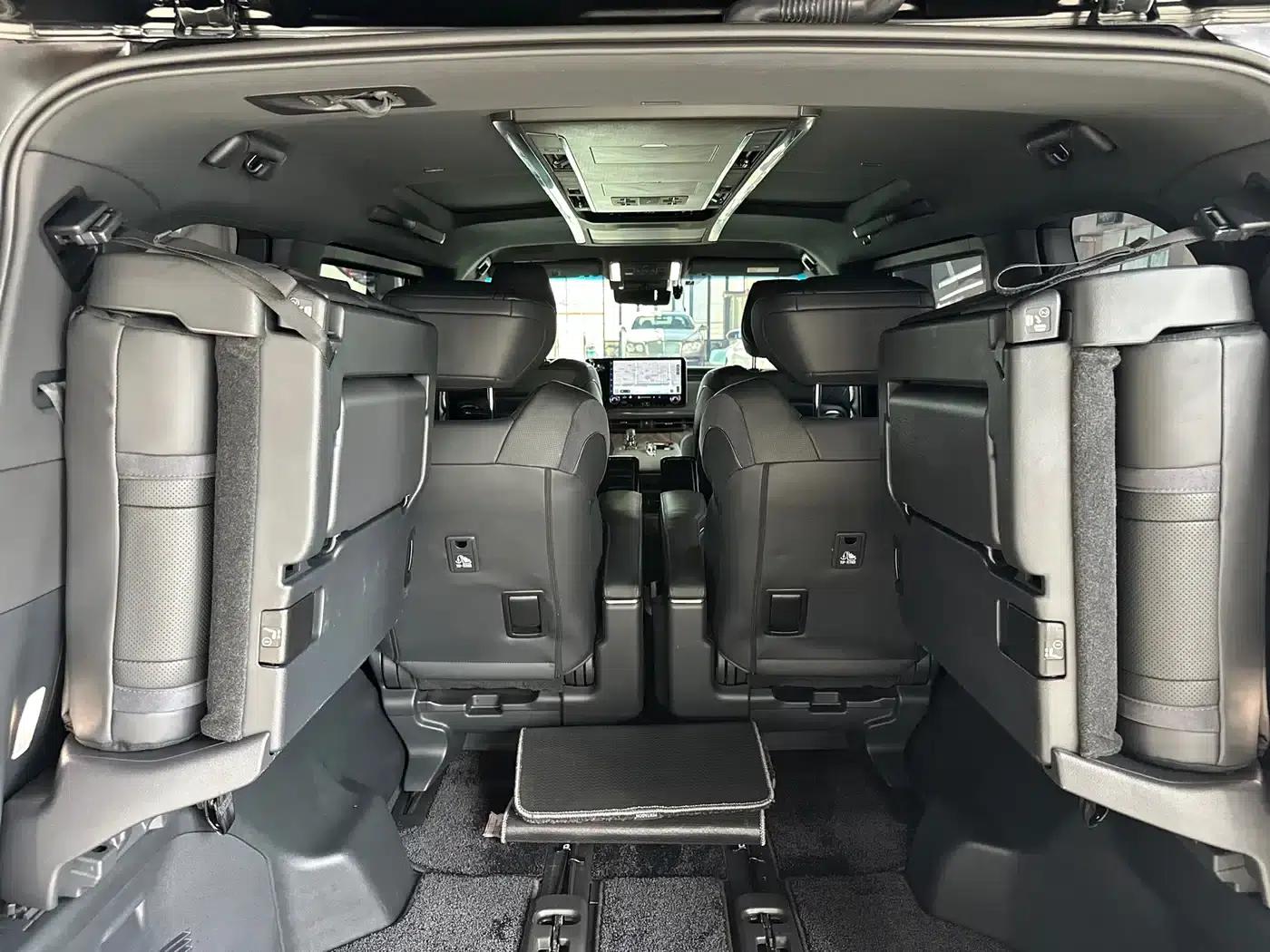 Lexus LM 2023 350h 7-Seat Elegant Edition — миниатюра 23