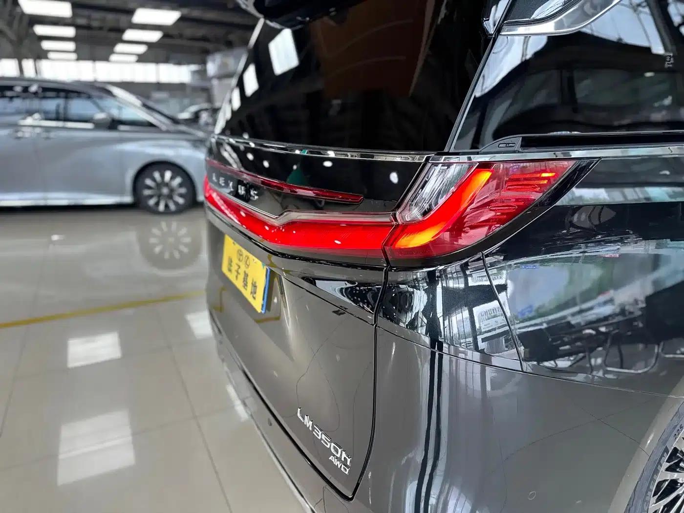Lexus LM 2023 350h 7-Seat Elegant Edition — миниатюра 27