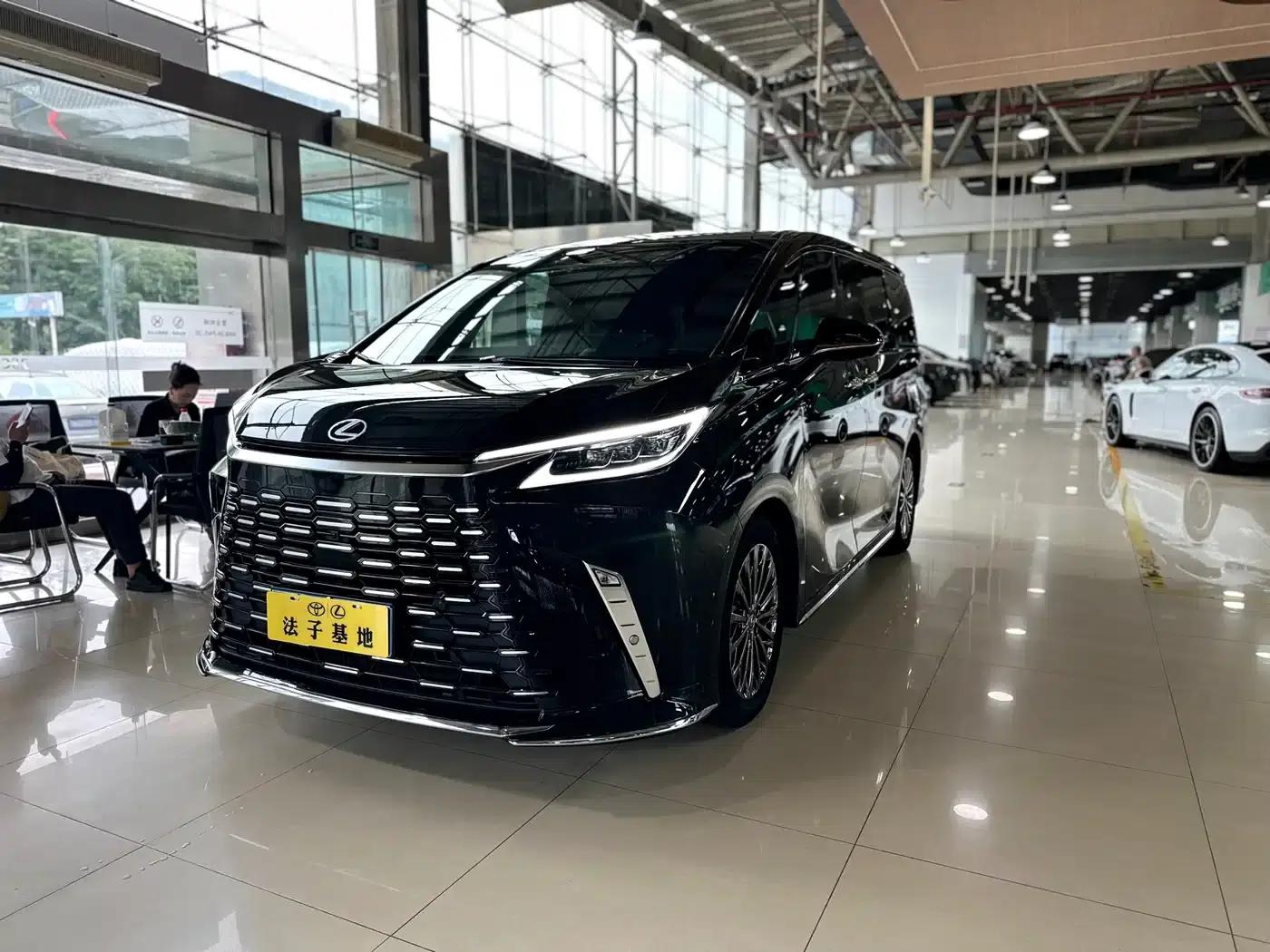 Lexus LM 2023 350h 7-Seat Elegant Edition — миниатюра 4