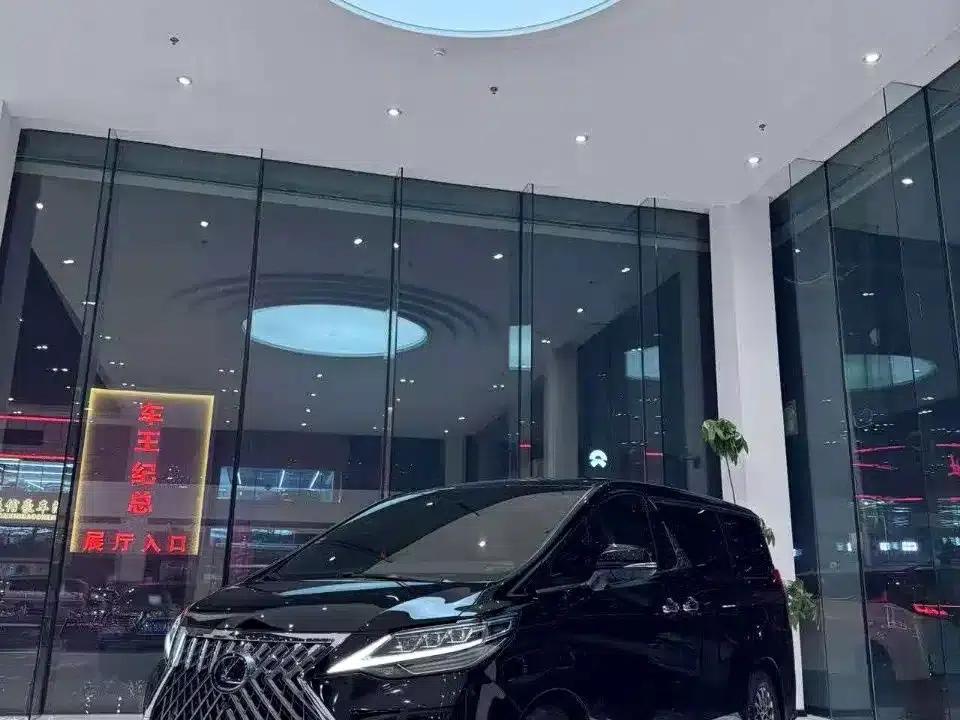 Lexus LM 2020 300h 7-Seat Elegant Edition — миниатюра 1