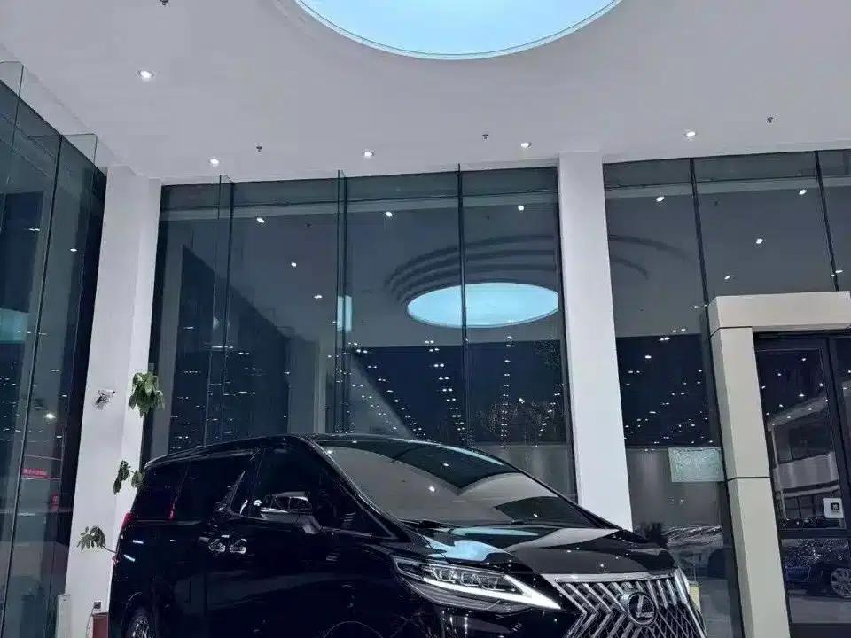 Lexus LM 2020 300h 7-Seat Elegant Edition — миниатюра 3