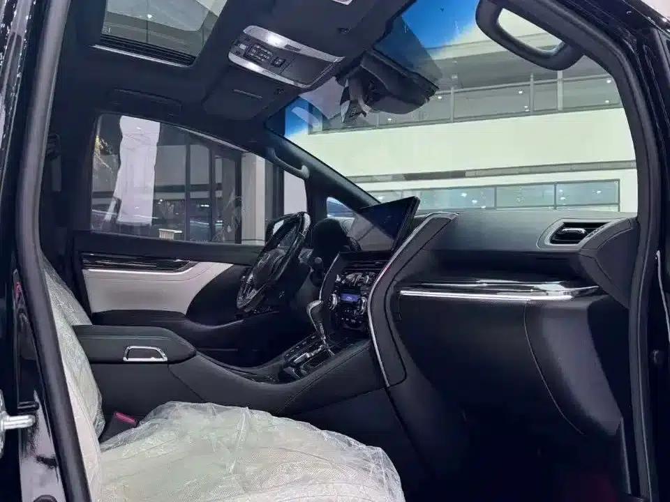 Lexus LM 2020 300h 7-Seat Elegant Edition — миниатюра 4