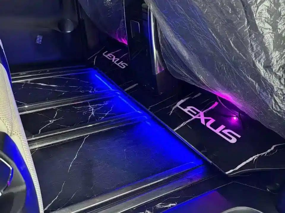 Lexus LM 2020 300h 7-Seat Elegant Edition — миниатюра 5