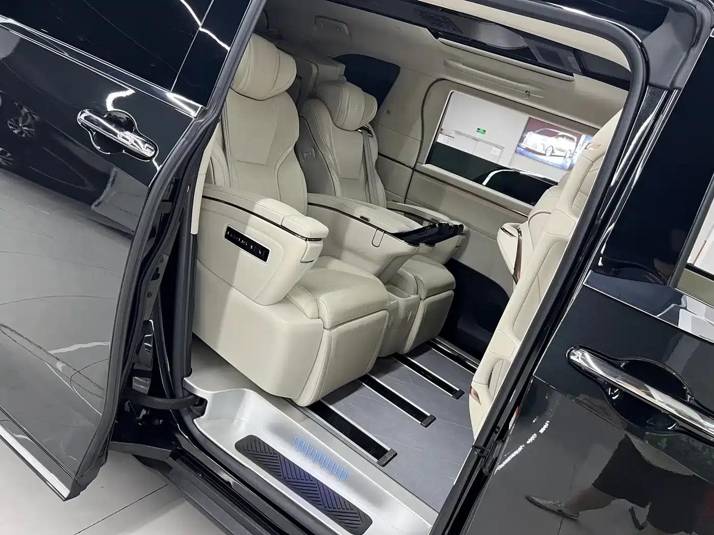 Lexus LM 2023 500h Six-Seat Premium Edition — миниатюра 14