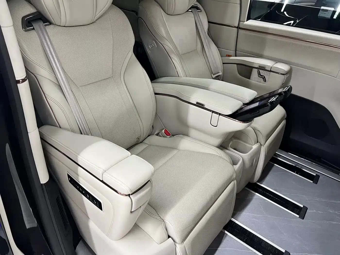 Lexus LM 2023 500h Six-Seat Premium Edition — миниатюра 15