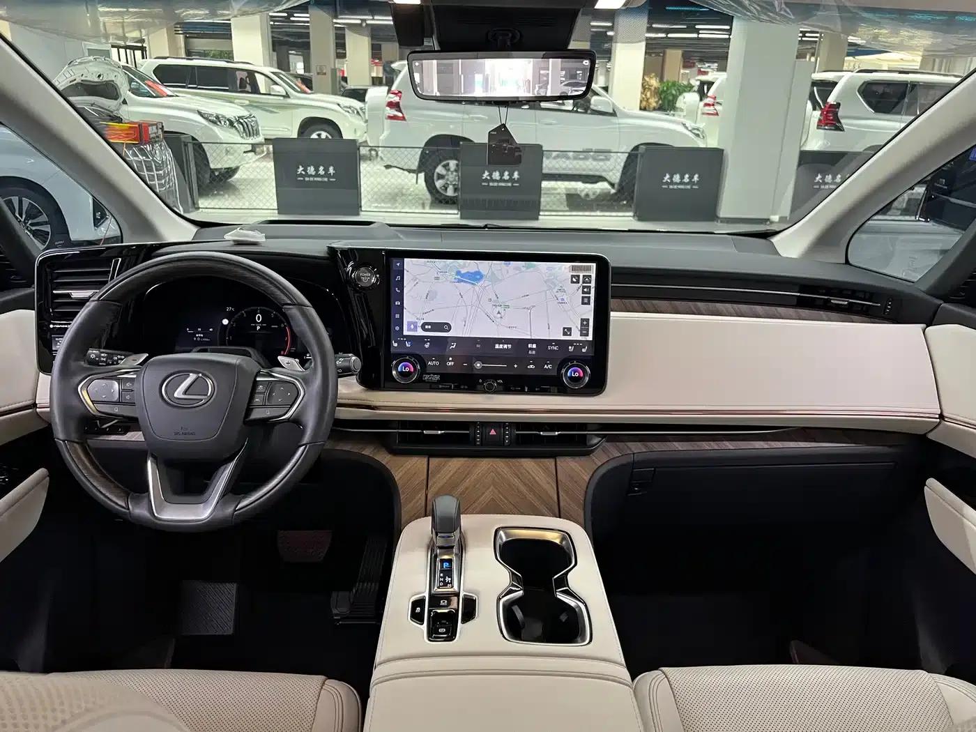 Lexus LM 2023 500h Six-Seat Premium Edition — миниатюра 17