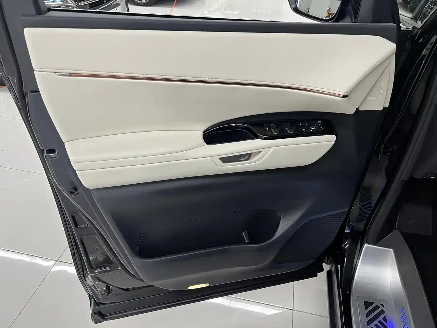 Lexus LM 2023 500h Six-Seat Premium Edition — миниатюра 19