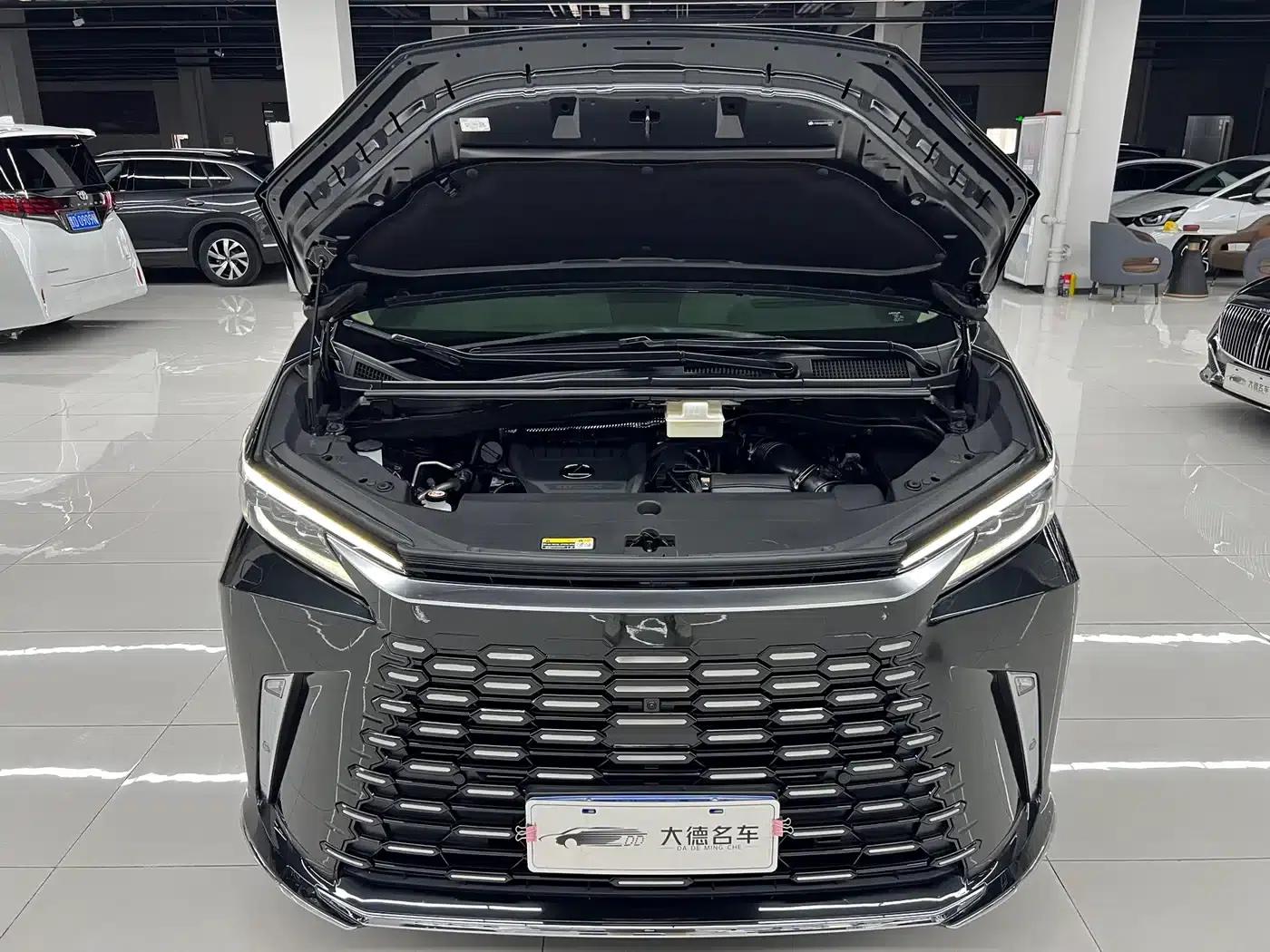 Lexus LM 2023 500h Six-Seat Premium Edition — миниатюра 27