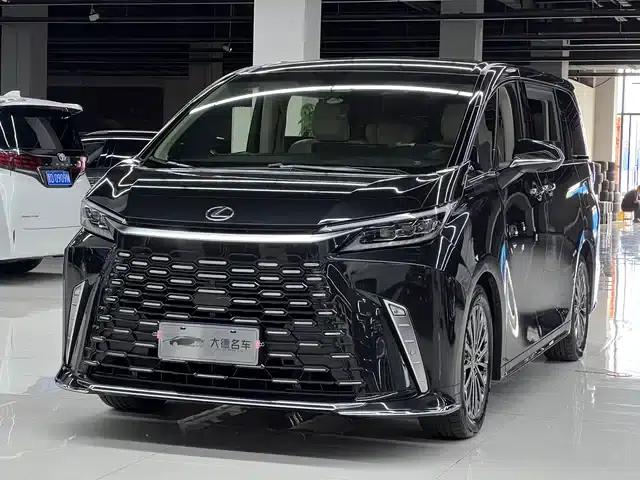 Lexus LM 2023 500h Six-Seat Premium Edition