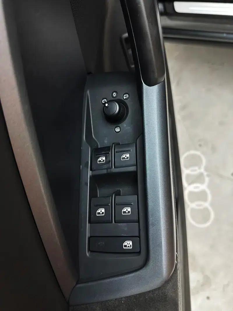 Audi Q3 Sportback 2023 35 TFSI Progressive — миниатюра 9