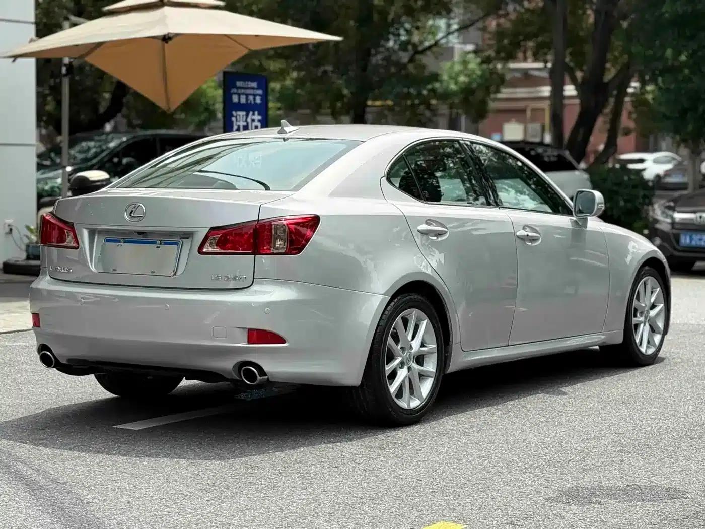 Lexus IS 2011 250 Dynamic Edition — миниатюра 4