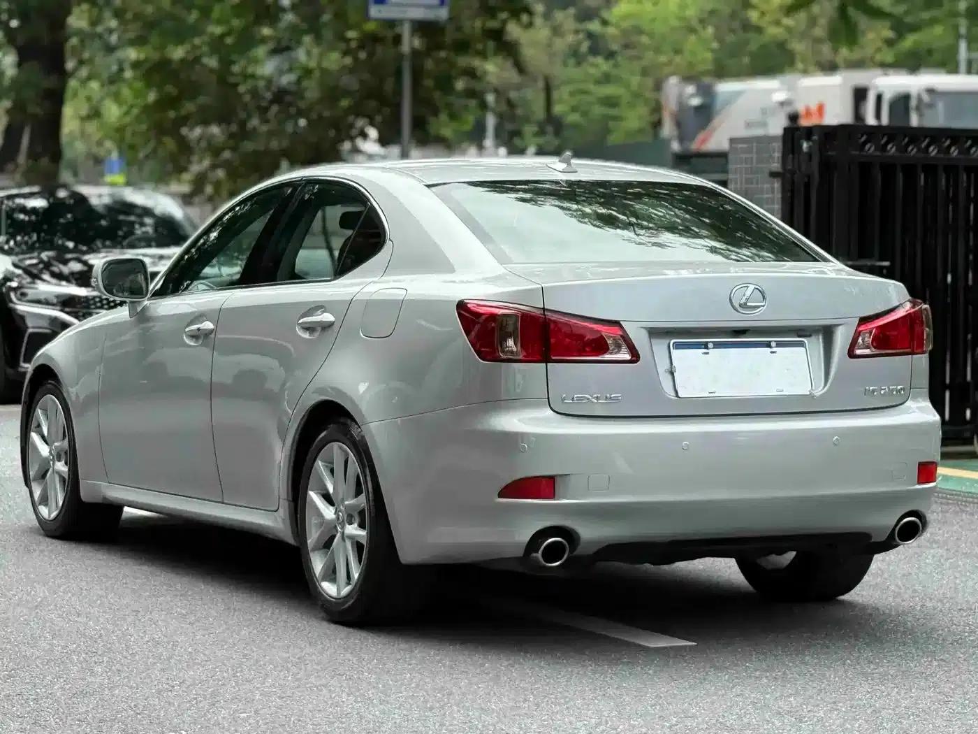 Lexus IS 2011 250 Dynamic Edition — миниатюра 7