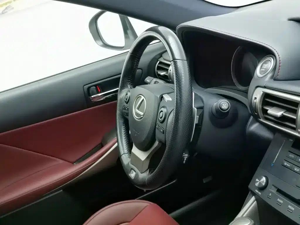 Lexus IS 2015 200t F SPORT — миниатюра 22