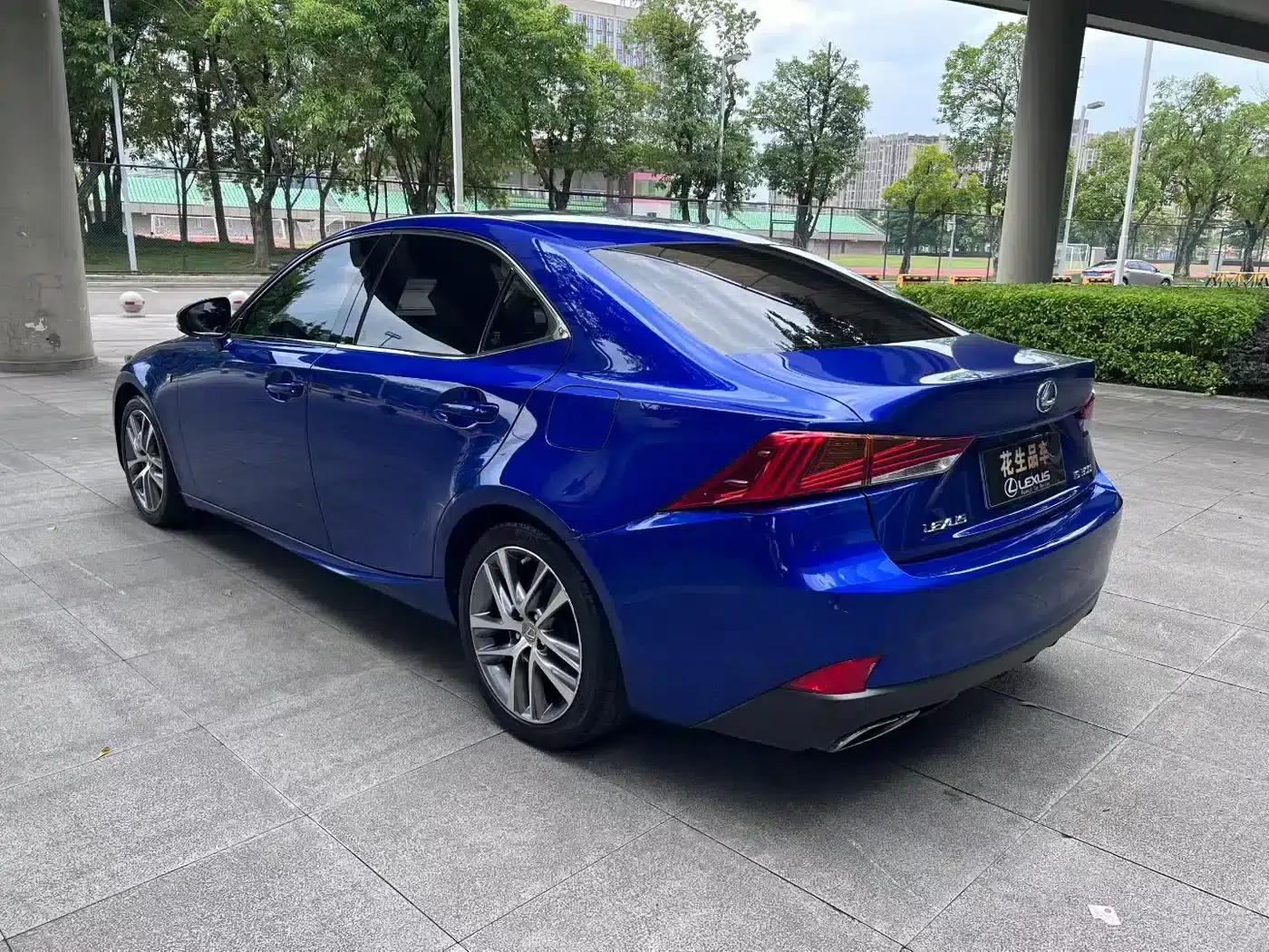 Lexus IS 2017 300 F SPORT Edition — миниатюра 6