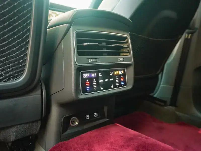 Audi Q8 2021 55 TFSI Premium Dynamic Edition — миниатюра 18
