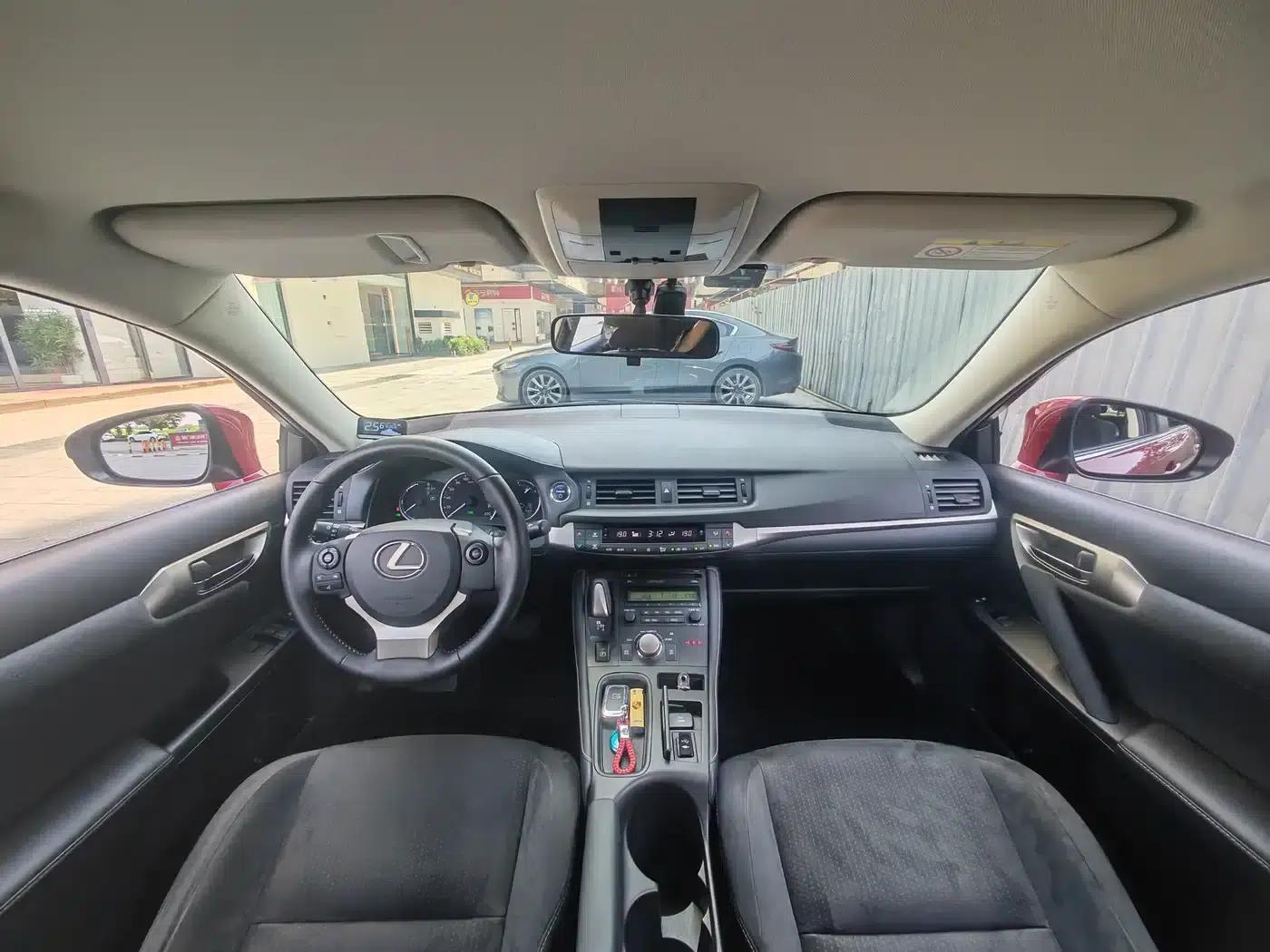 Lexus CT 2020 CT200h F SPORT Two-Tone — миниатюра 10