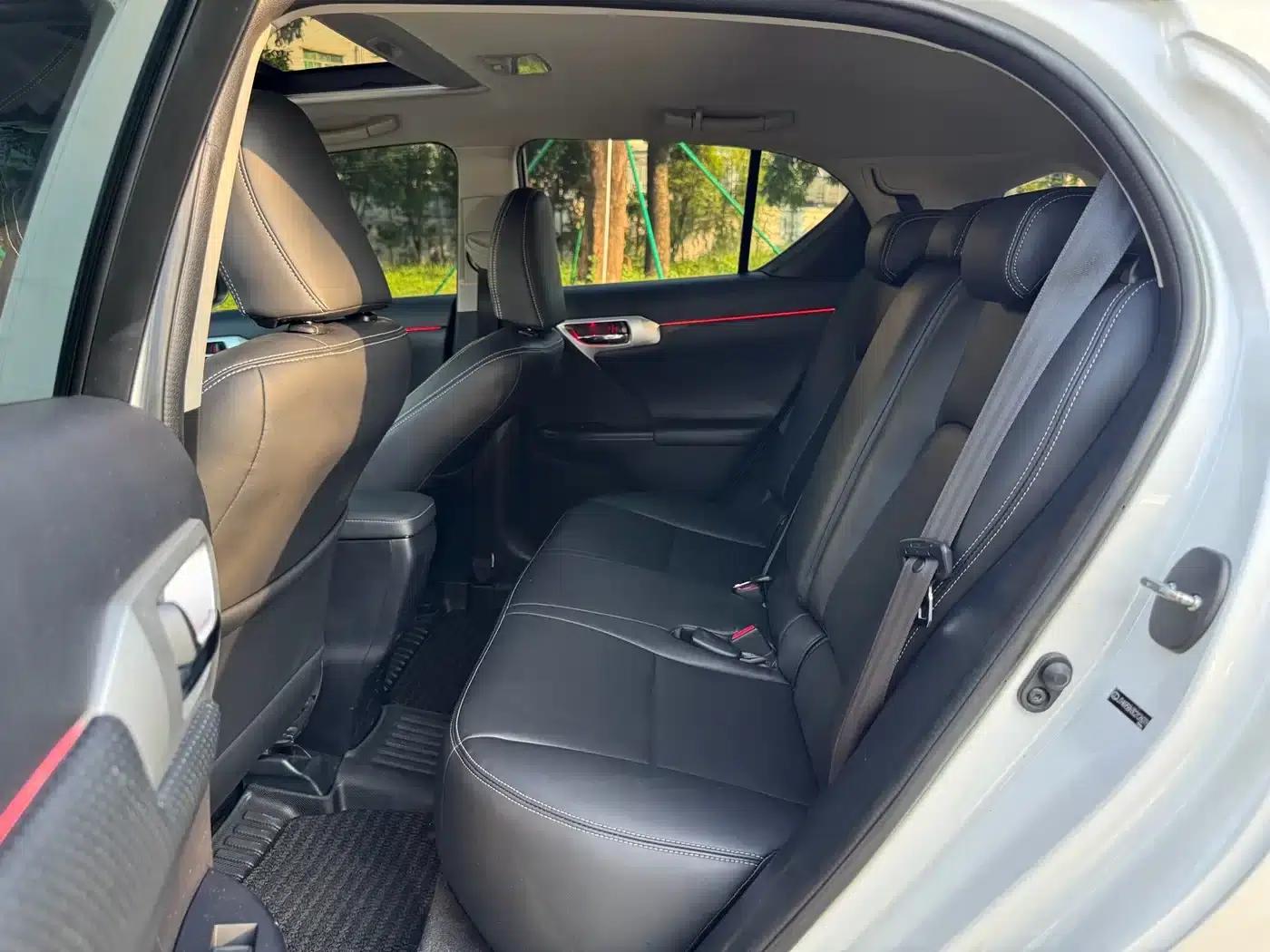 Lexus CT 2012 CT200h Elite Edition — миниатюра 11