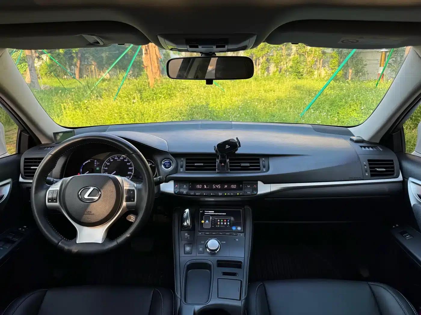 Lexus CT 2012 CT200h Elite Edition — миниатюра 12
