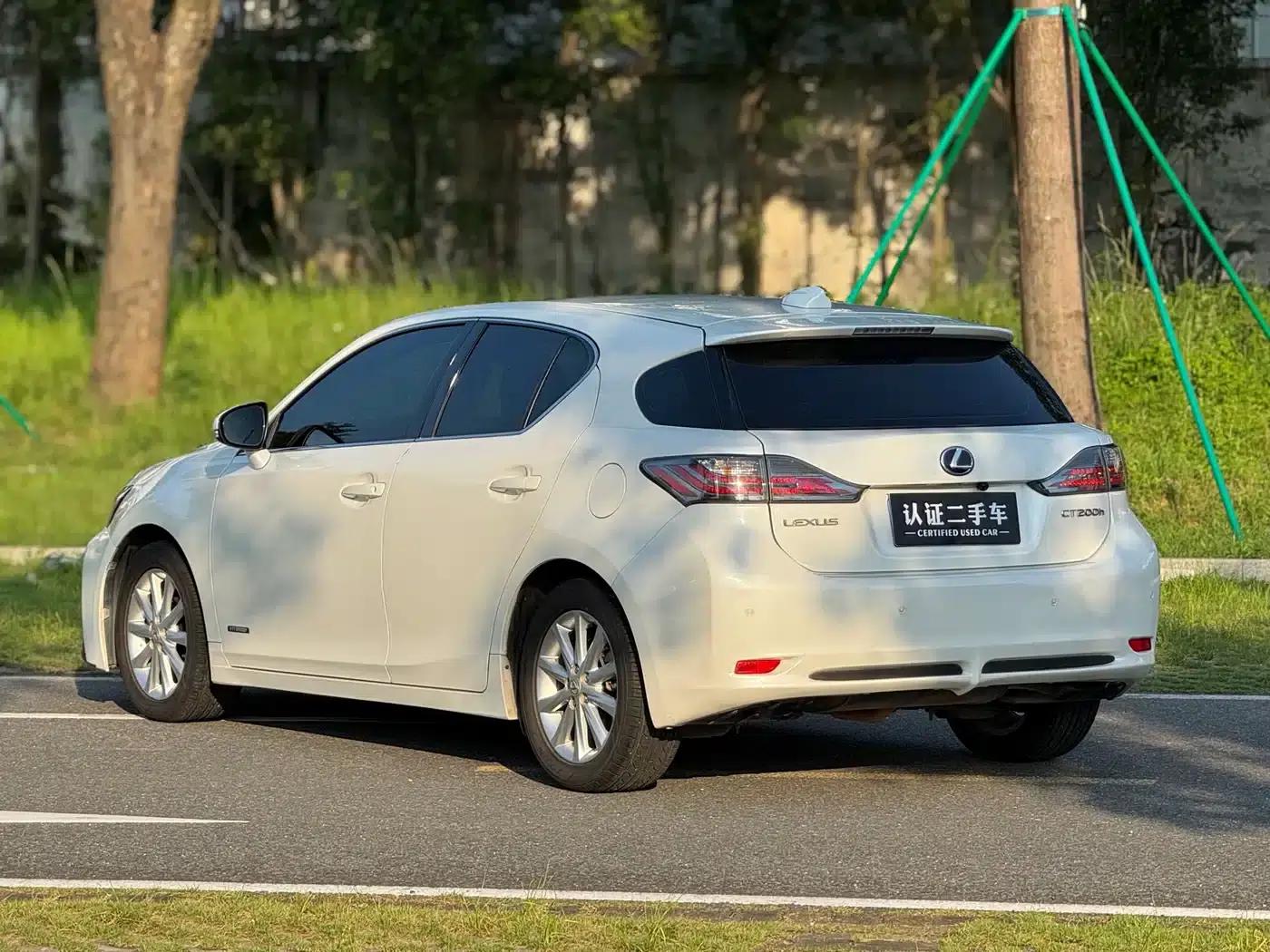 Lexus CT 2012 CT200h Elite Edition — миниатюра 6