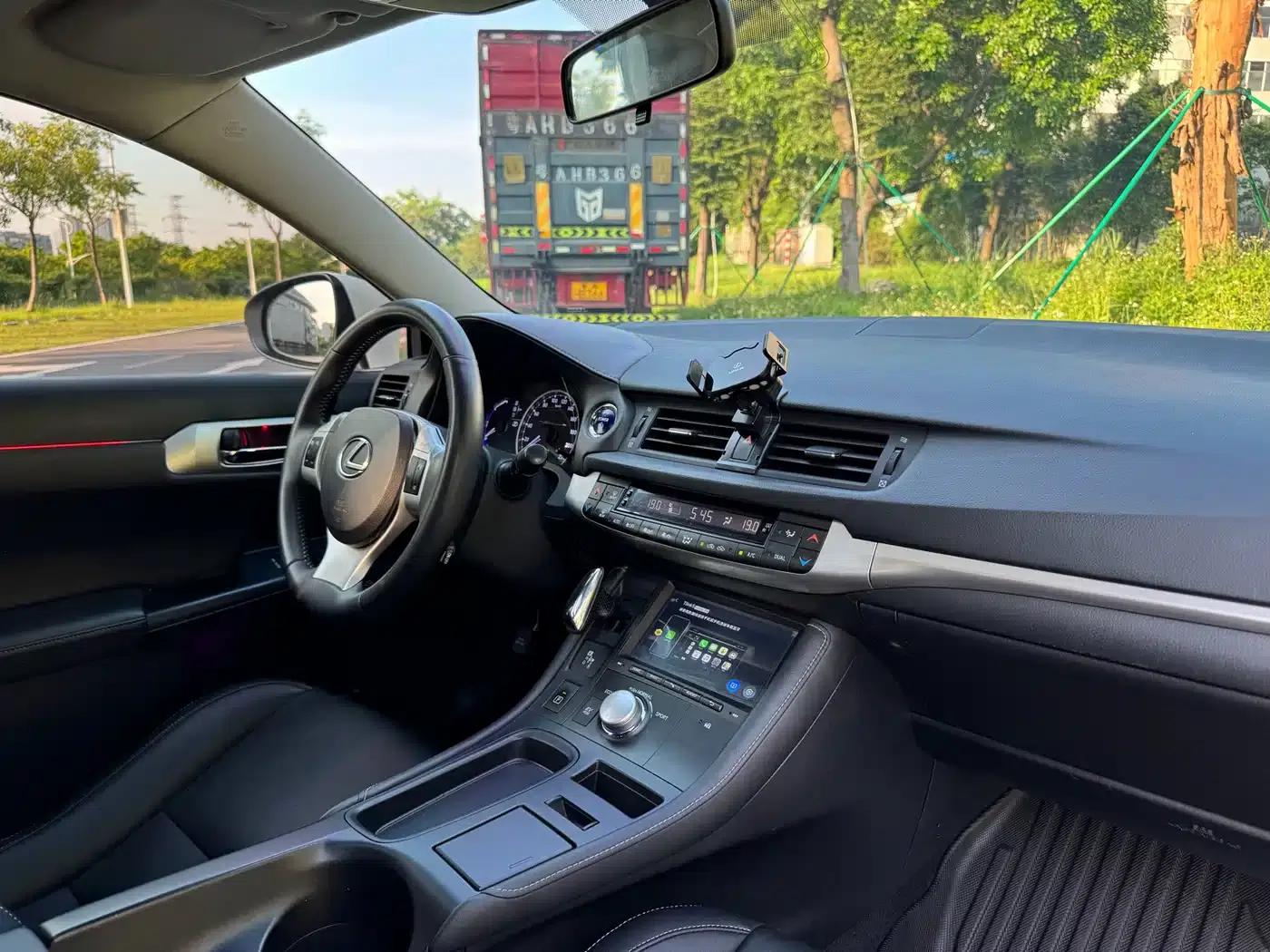 Lexus CT 2012 CT200h Elite Edition — миниатюра 9