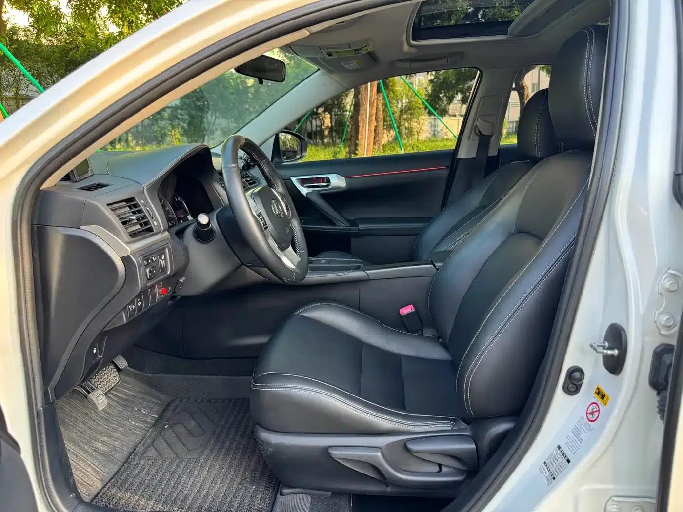 Lexus CT 2012 CT200h Elite Edition — миниатюра 10
