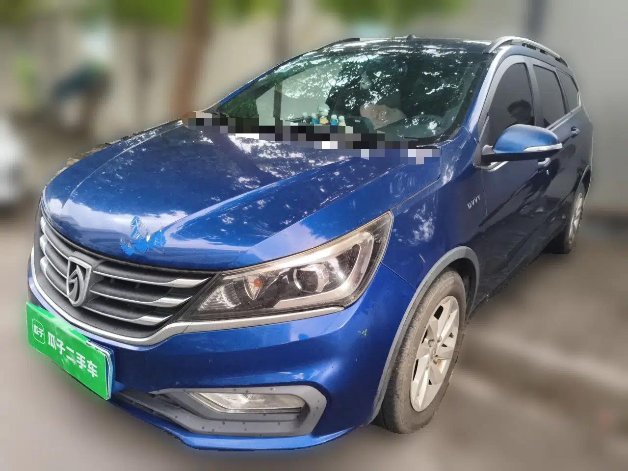 Baojun 310W 2017 1.5L Manual Fashion Model China V — миниатюра 1