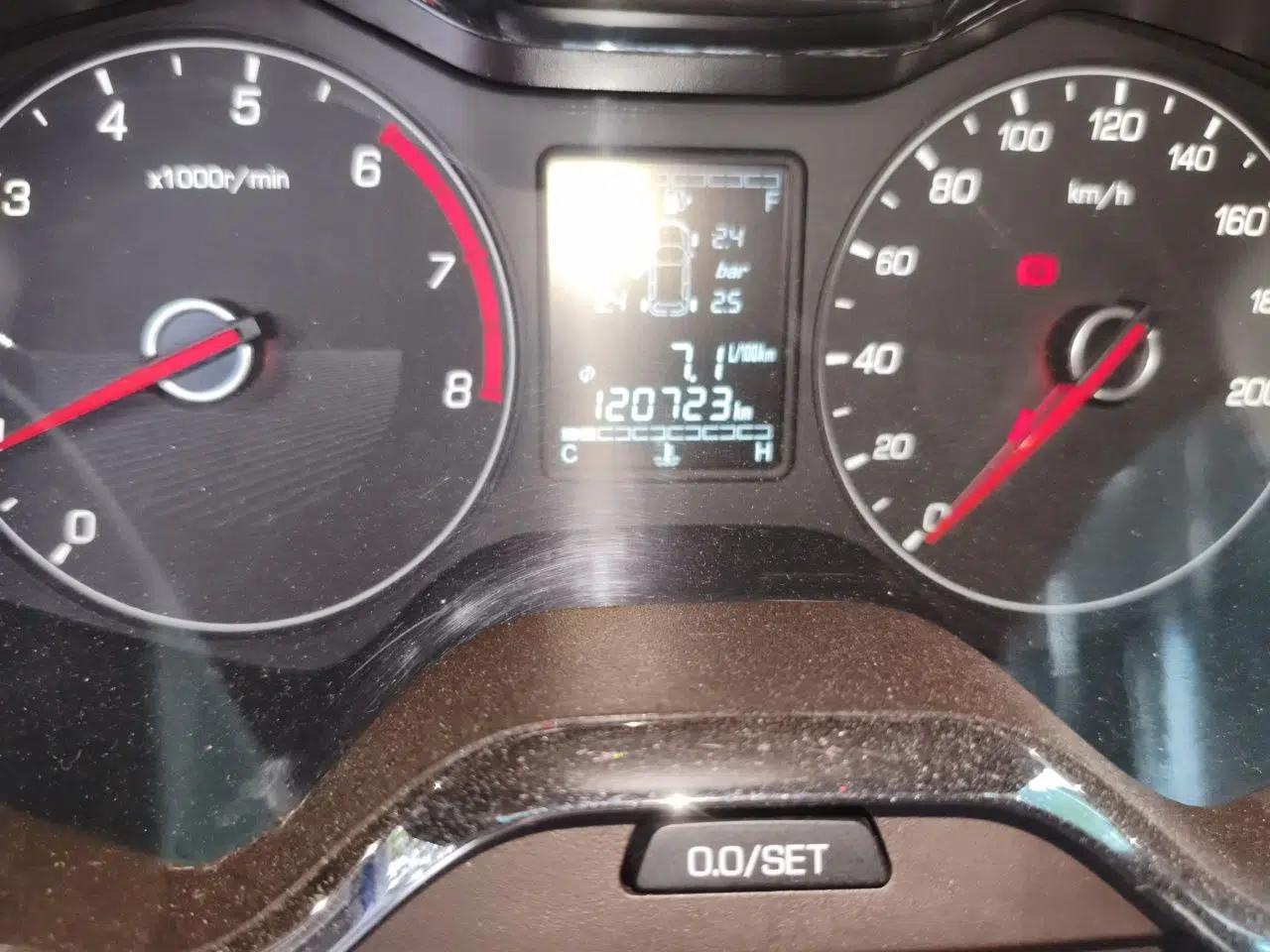 Baojun 310W 2017 1.5L Manual Fashion Model China V — миниатюра 12