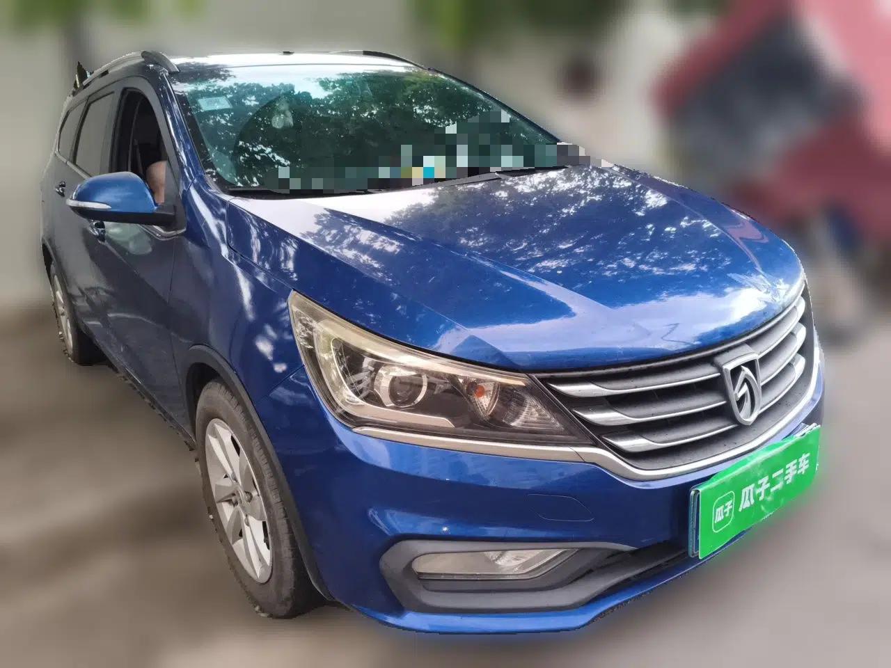 Baojun 310W 2017 1.5L Manual Fashion Model China V — миниатюра 3