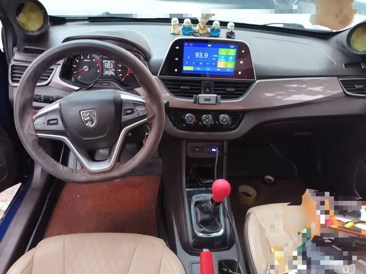 Baojun 310W 2017 1.5L Manual Fashion Model China V — миниатюра 9