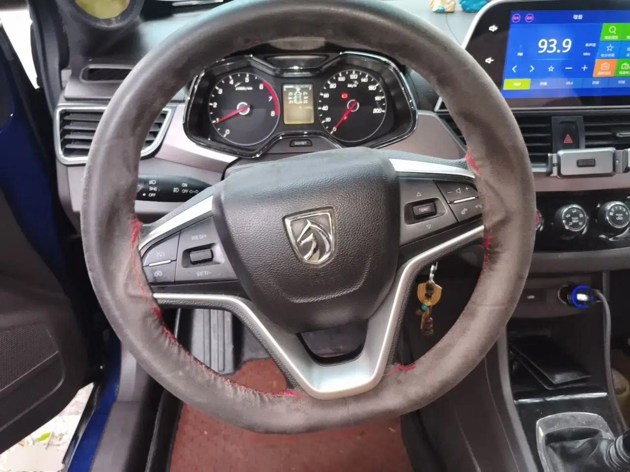 Baojun 310W 2017 1.5L Manual Fashion Model China V — миниатюра 10
