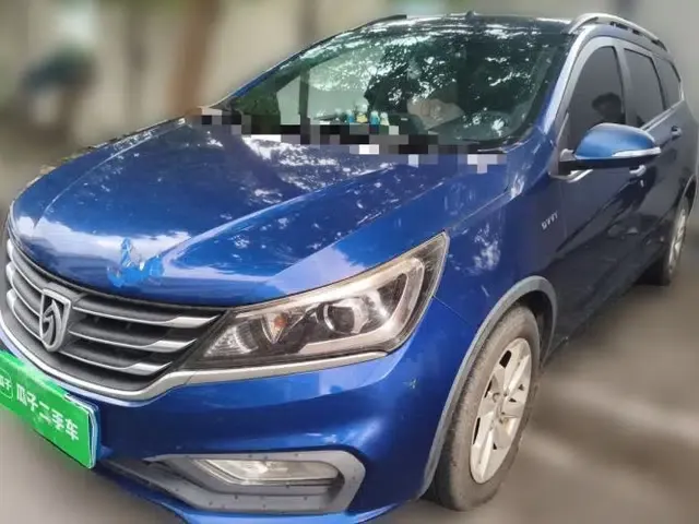 Baojun 310W 2017 1.5L Manual Fashion Model China V