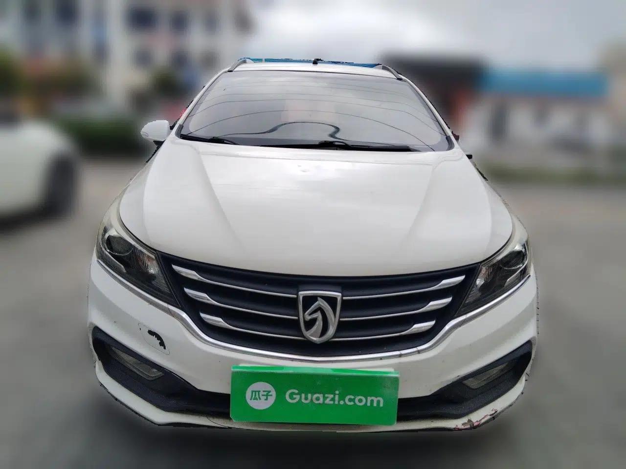 Baojun 310W 2017 1.5L Manual Fashion Model China V — миниатюра 2