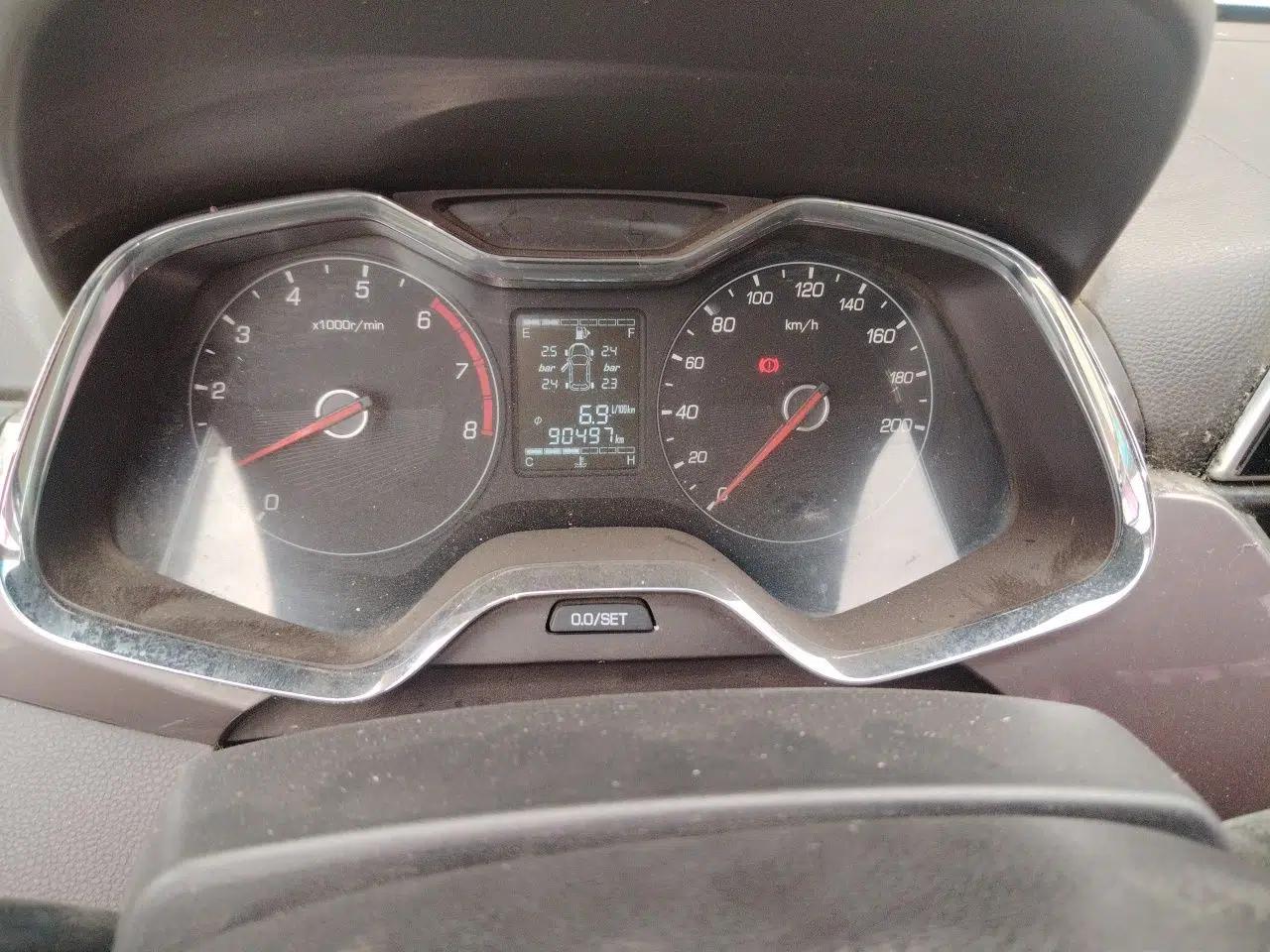 Baojun 310W 2017 1.5L Manual Fashion Model China V — миниатюра 12