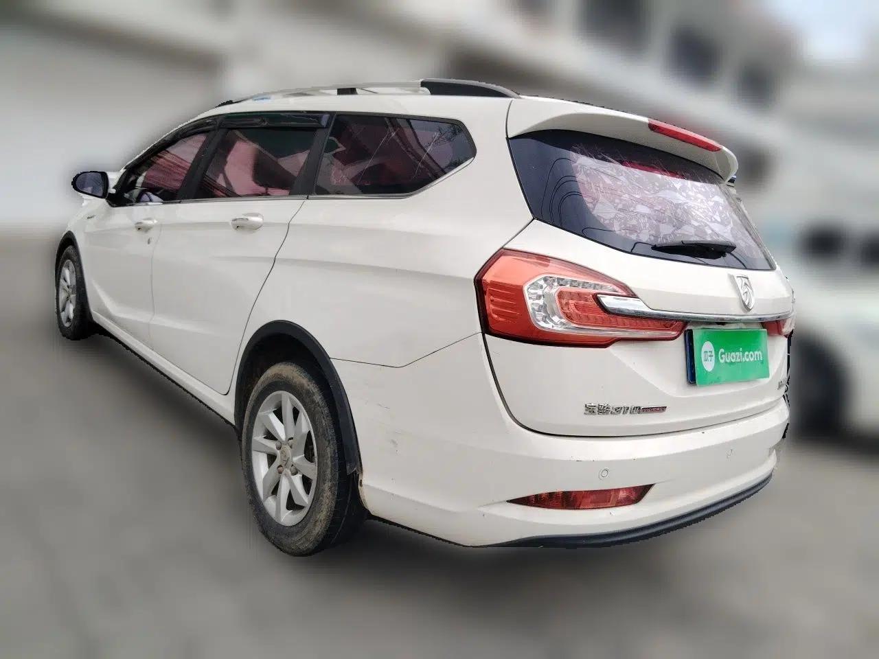 Baojun 310W 2017 1.5L Manual Fashion Model China V — миниатюра 4