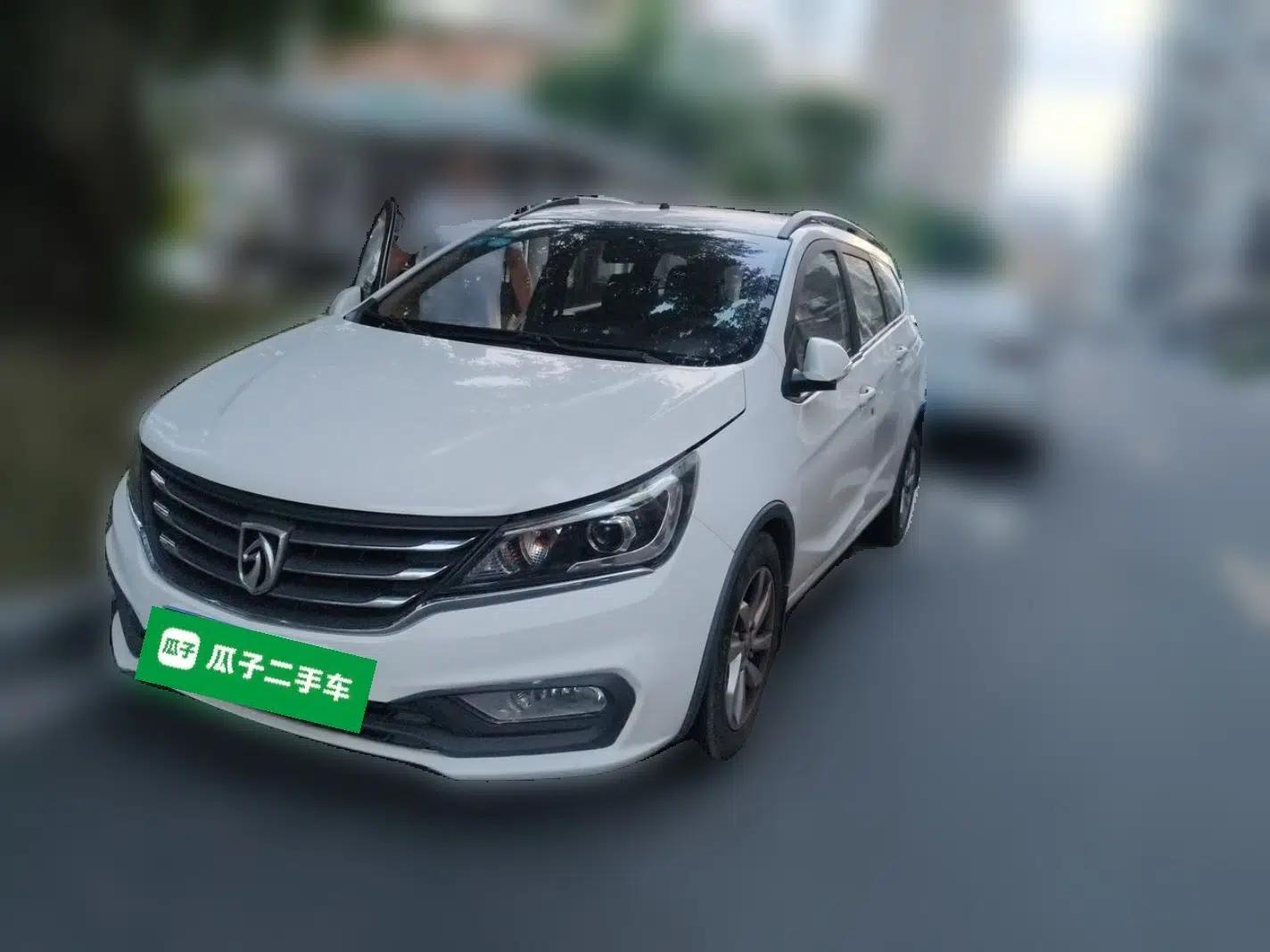 Baojun 310W 2017 1.5L Manual Comfort Version China V — миниатюра 1
