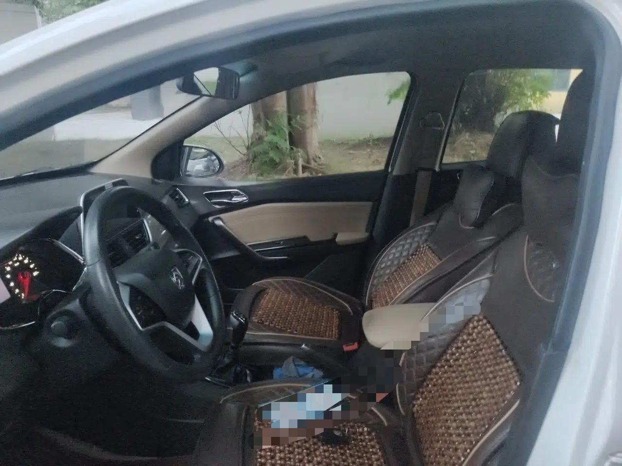 Baojun 310W 2017 1.5L Manual Comfort Version China V — миниатюра 15