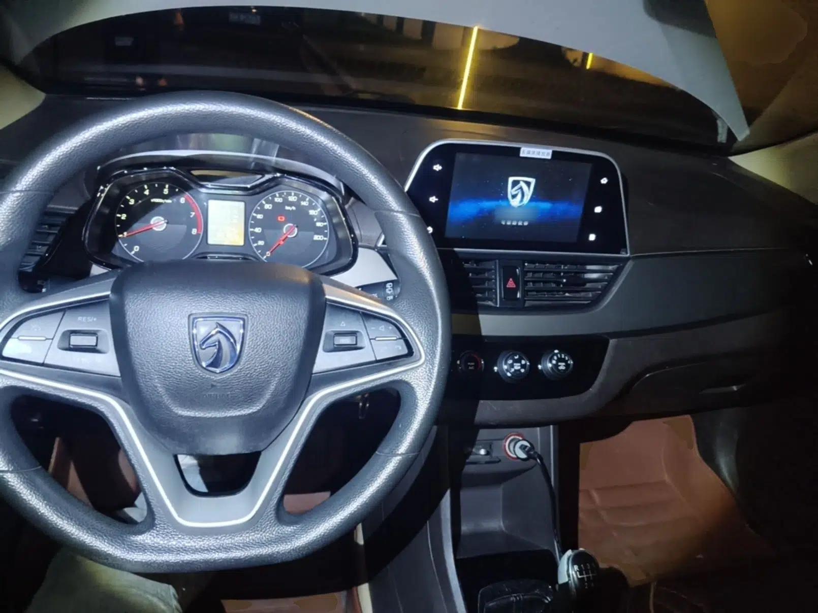 Baojun 310W 2017 1.5L Manual Comfort Version China V — миниатюра 9