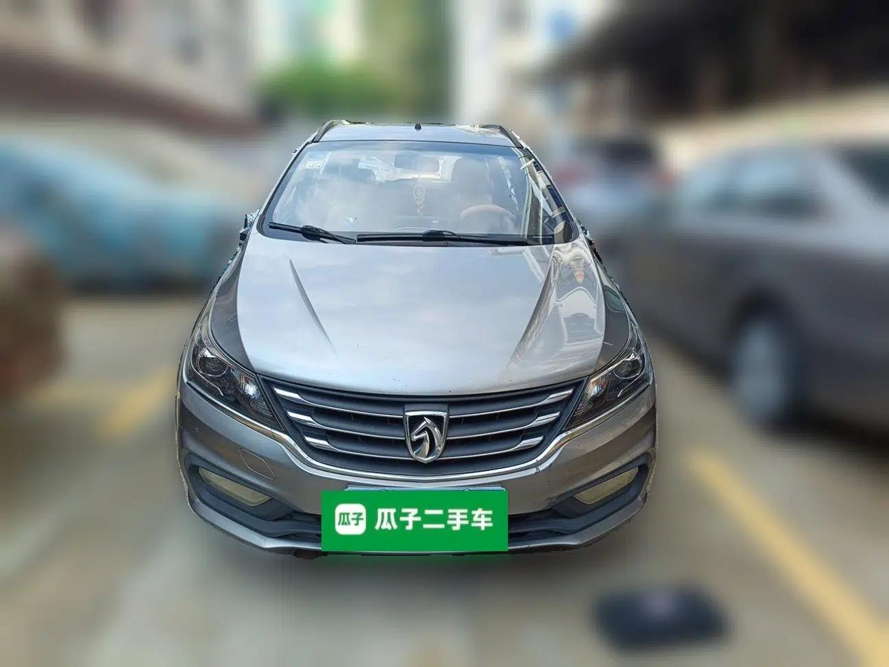 Baojun 310W 2017 1.5L Manual Fashion Edition China VI — миниатюра 2