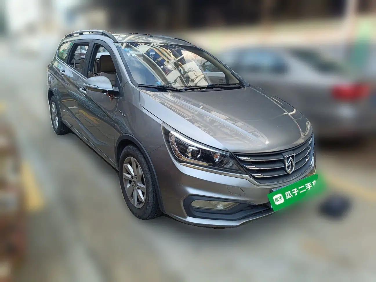 Baojun 310W 2017 1.5L Manual Fashion Edition China VI — миниатюра 3