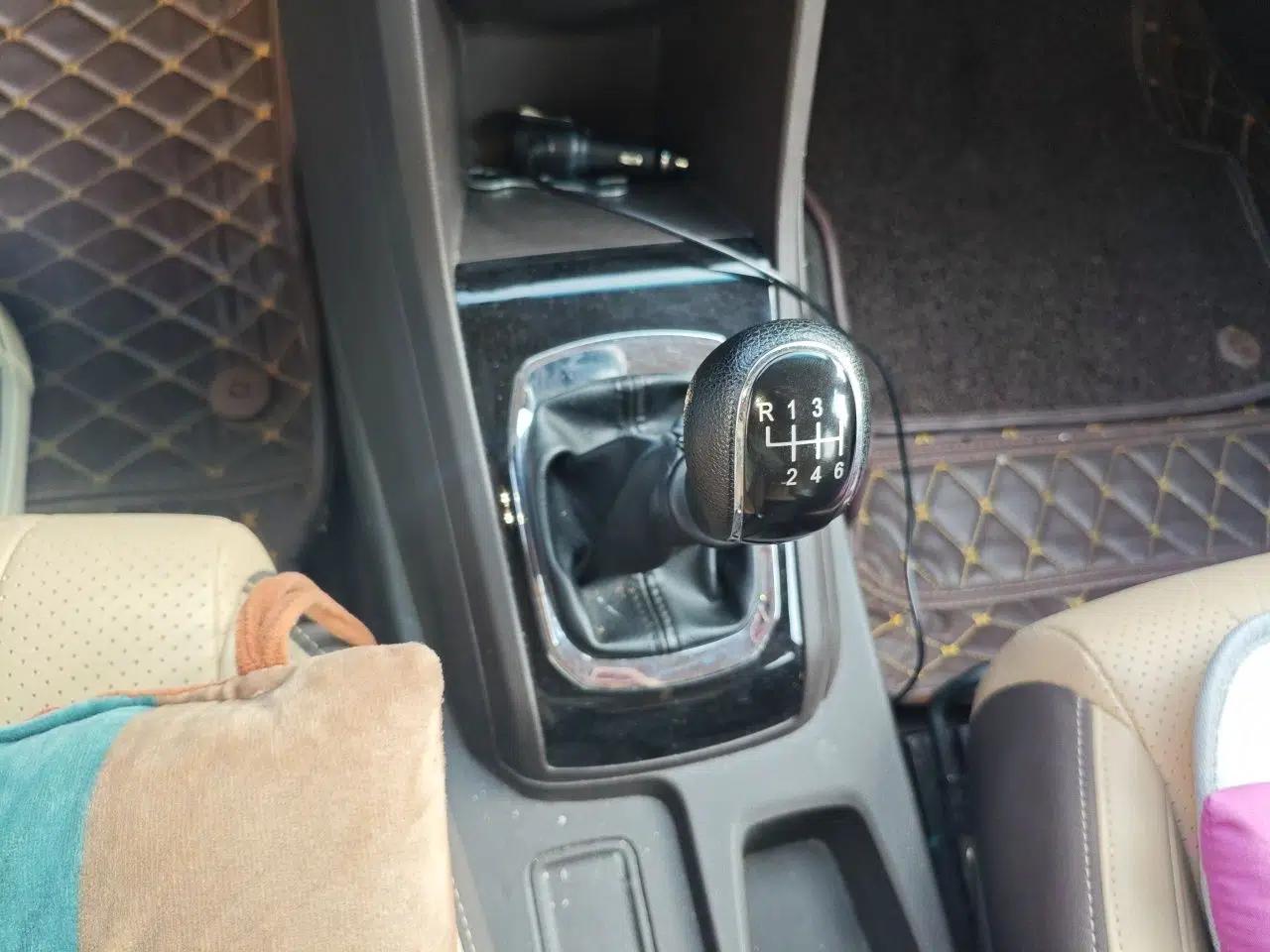 Baojun 310W 2017 1.5L Manual Fashion Model China V — миниатюра 14