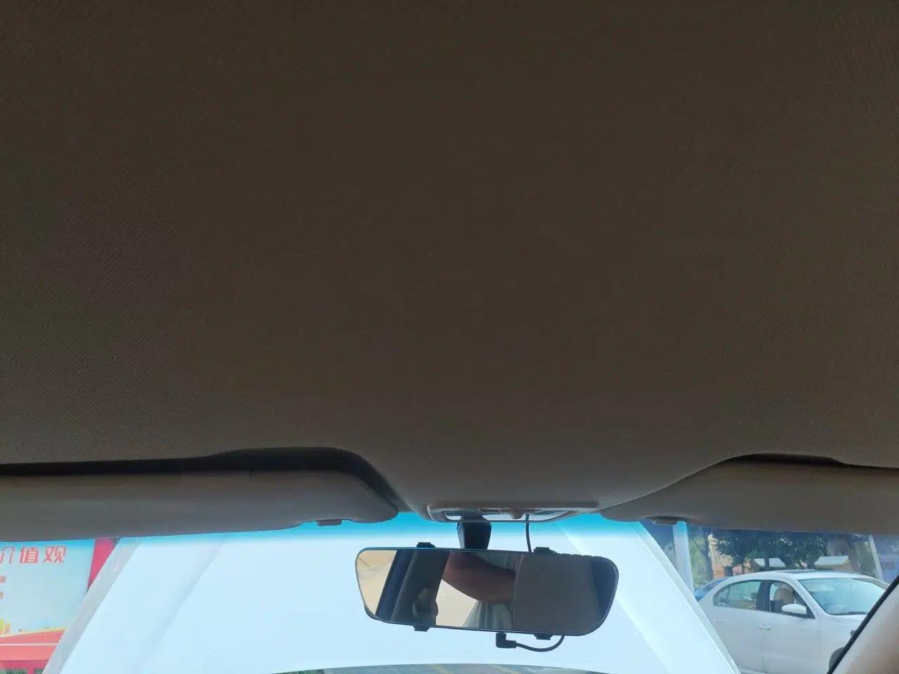Baojun 310W 2017 1.5L Manual Fashion Model China V — миниатюра 18