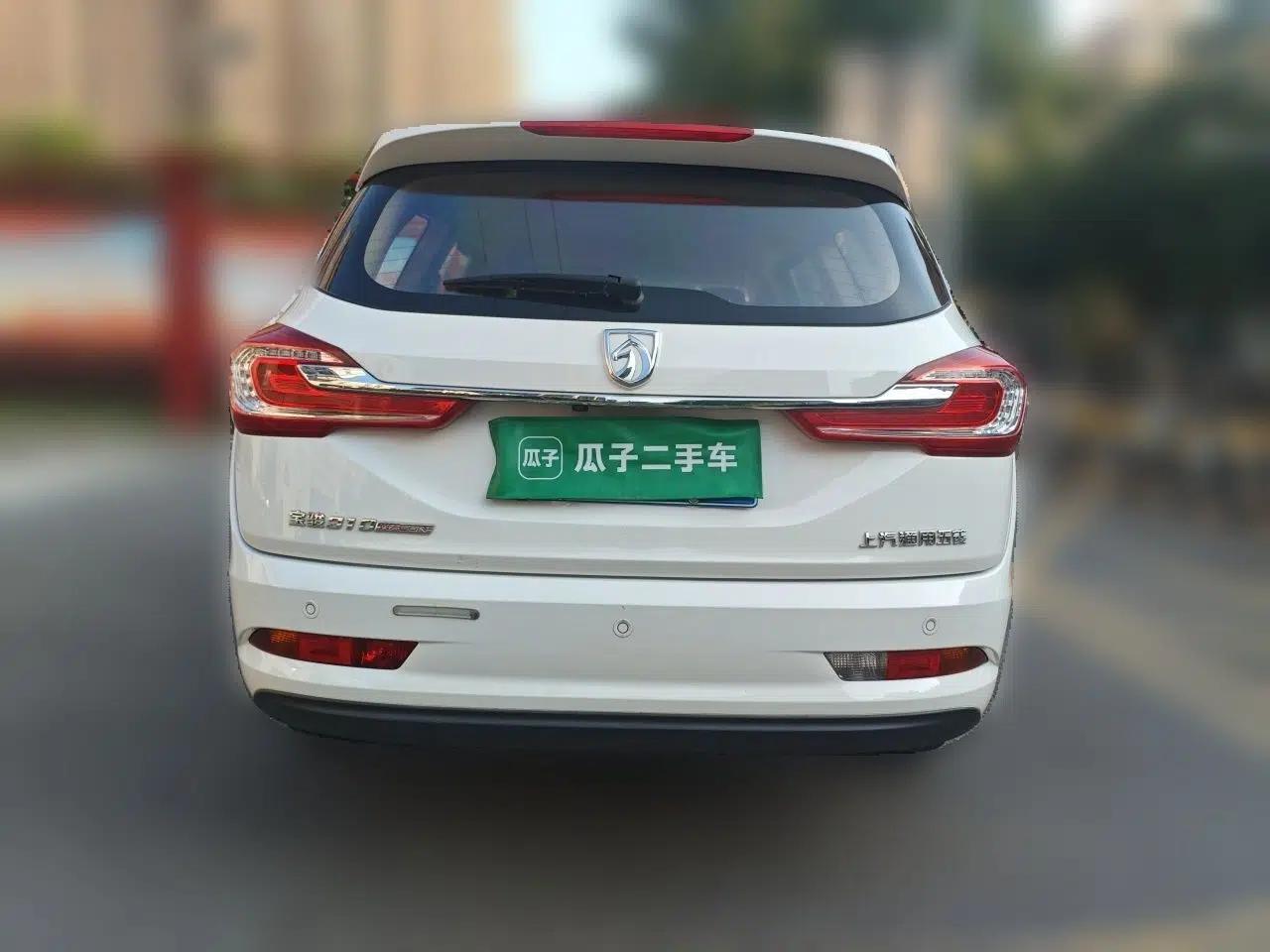 Baojun 310W 2017 1.5L Manual Fashion Model China V — миниатюра 5