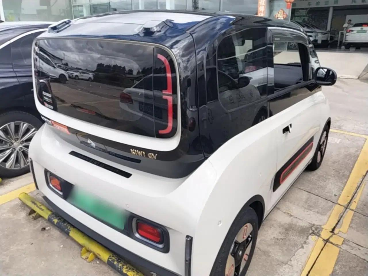 Baojun KiWi EV 2021 Artist Model Lithium Iron Phosphate — миниатюра 6