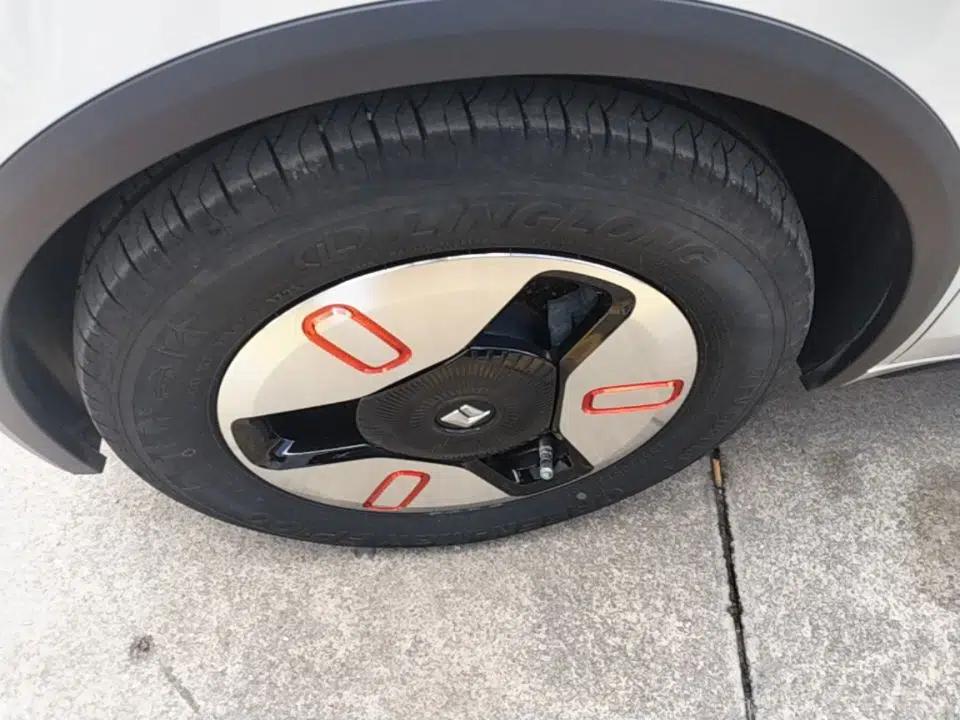 Baojun KiWi EV 2021 Artist Model Lithium Iron Phosphate — миниатюра 10