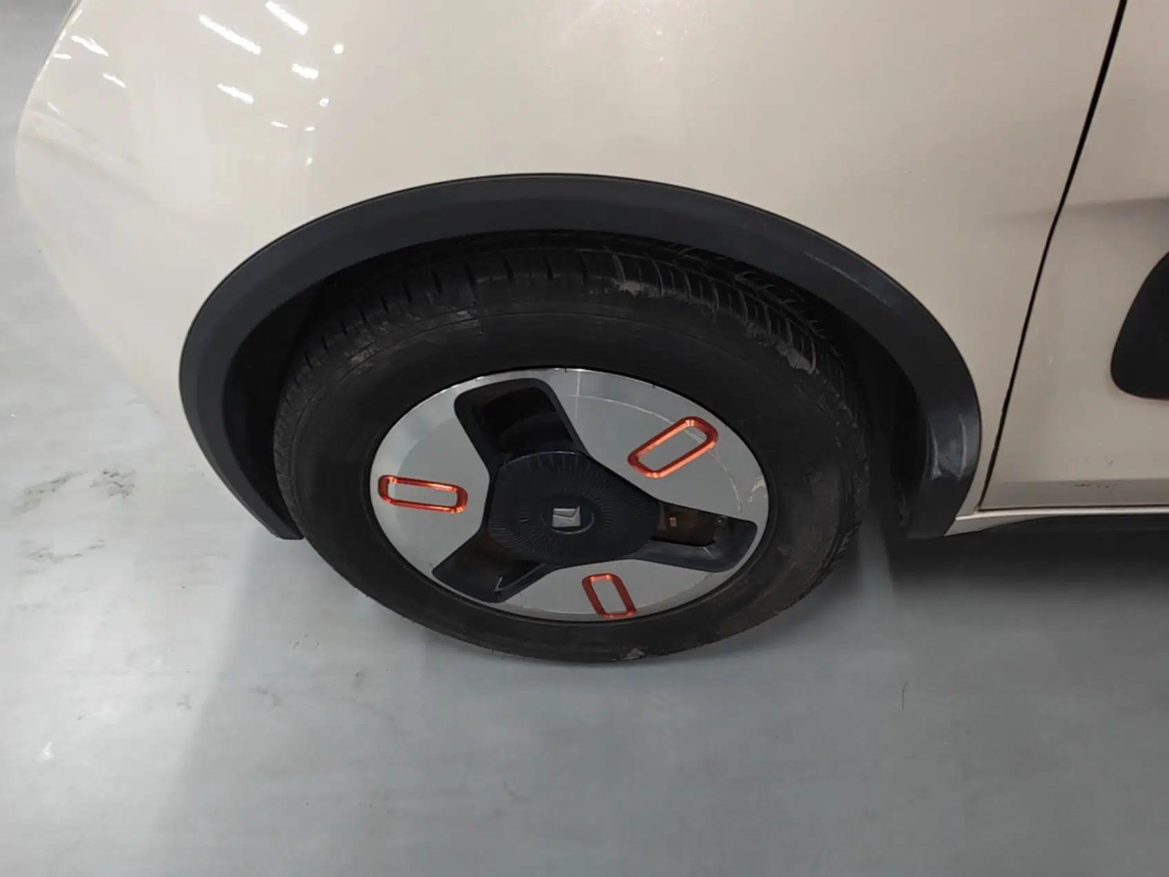 Baojun KiWi EV 2021 Artist Model Ternary Lithium — миниатюра 10
