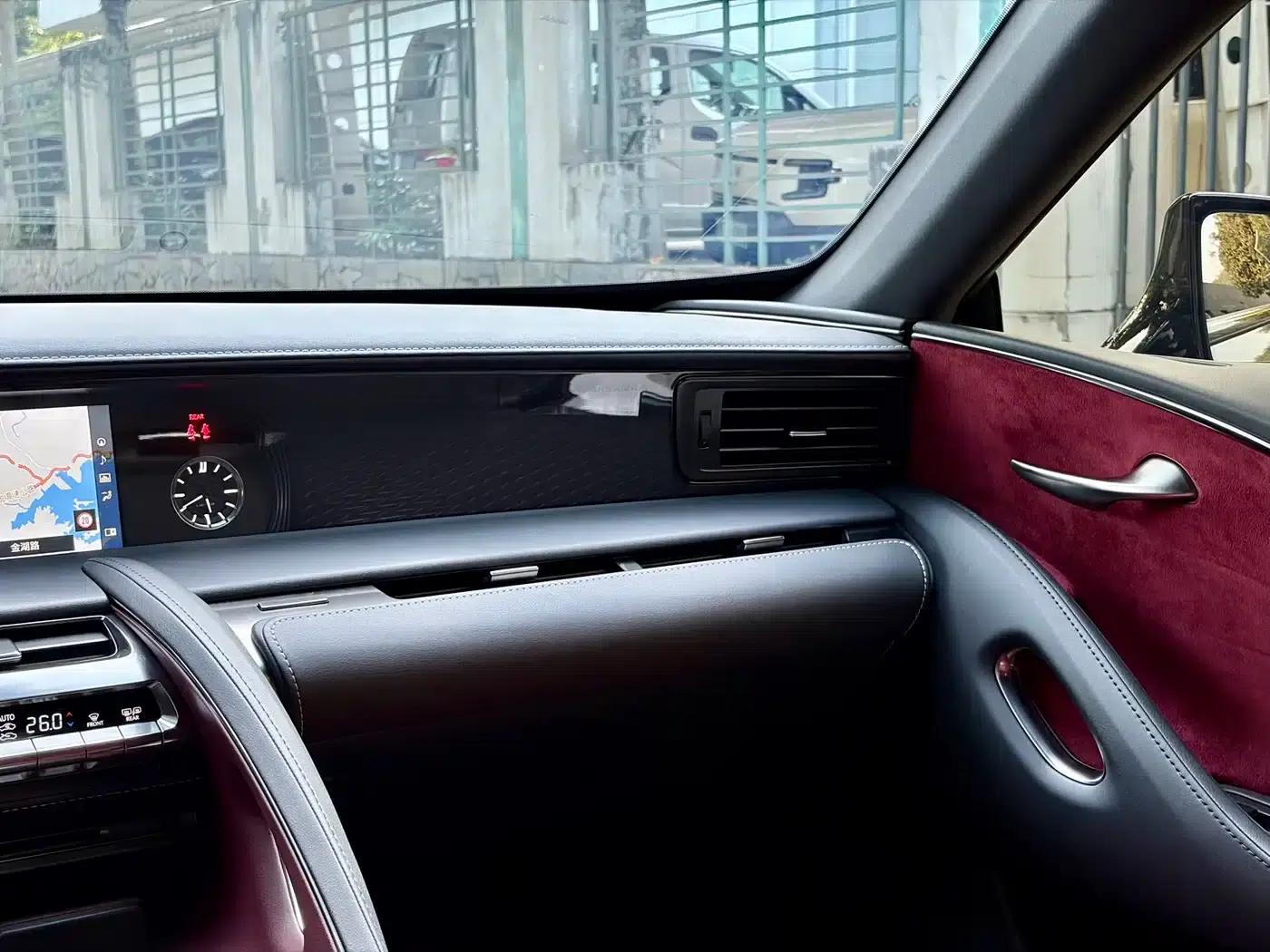 Lexus LC 2018 500h — миниатюра 10