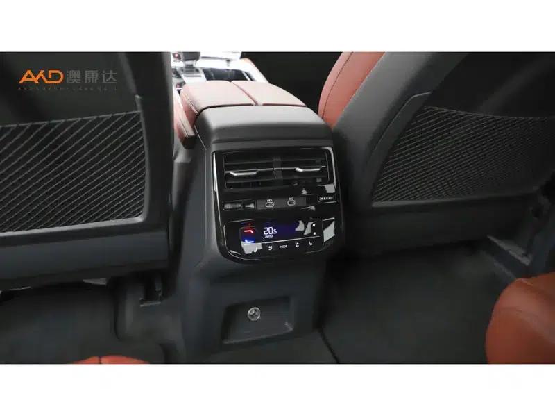 Audi Q6 2024 50TFSI quattro Black Knight Edition Flying Rider Package 6-seater — миниатюра 5