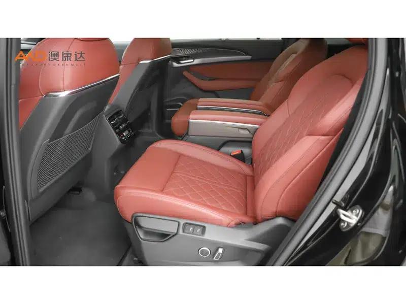 Audi Q6 2024 50TFSI quattro Black Knight Edition Flying Rider Package 6-seater — миниатюра 9
