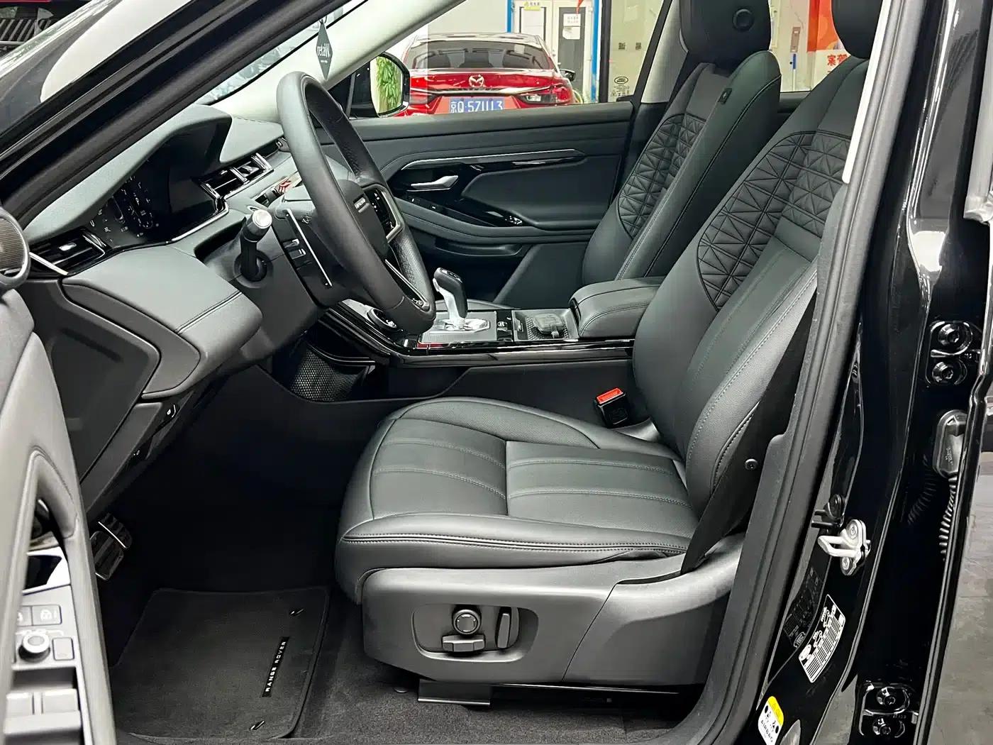 Range Rover Evoque 2022 Facelift Evoque L 249PS R-Dynamic Luxury Edition — миниатюра 12