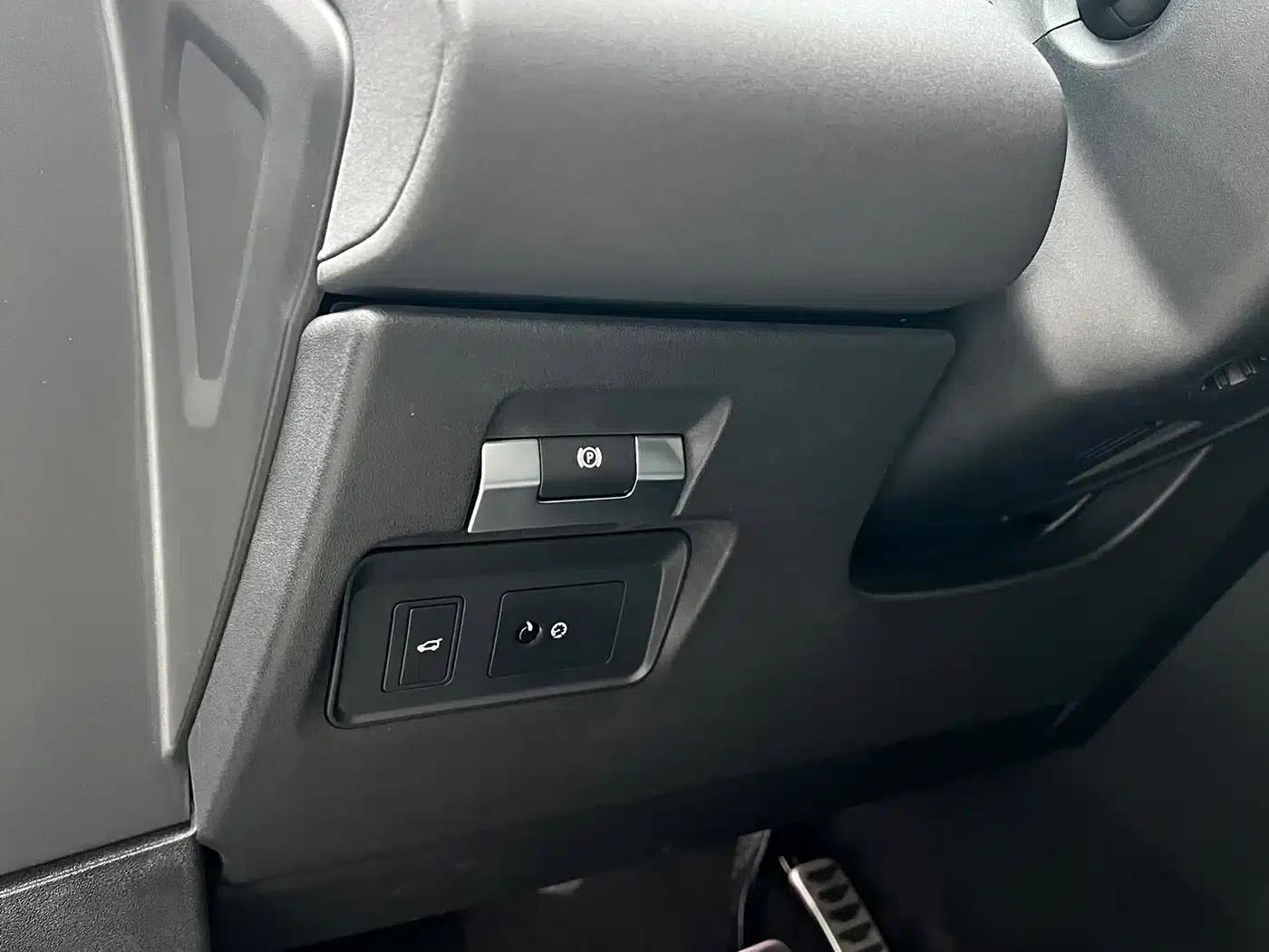 Range Rover Evoque 2022 Facelift Evoque L 249PS R-Dynamic Luxury Edition — миниатюра 18